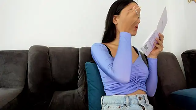 Snapshot of _Caroliinee_ chatting on 03.06.25 Caroliinee online show from 03.06.25