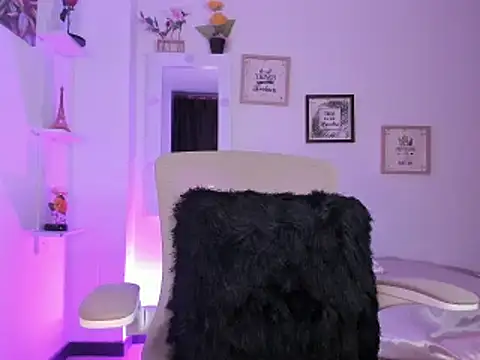 Snapshot of _Caroliinee_ chatting on 03.14.25 Caroliinee online show from 03.14.25