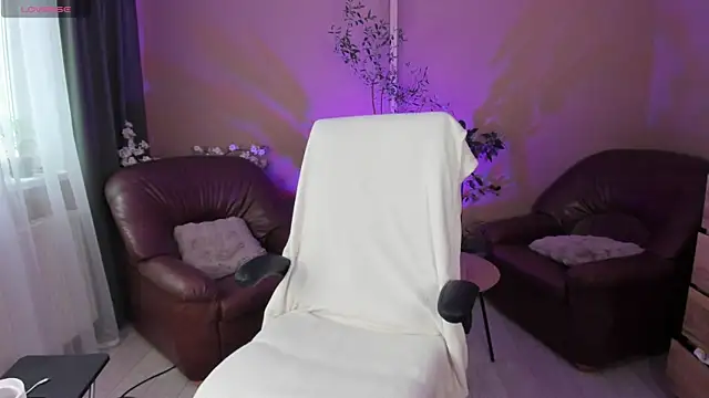 KaylaLaine online show from 06.13.26