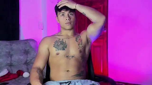 Snapshot of Dominic_Biker__ chatting on 12.18.25 Dominic Biker online show from 12.18.25