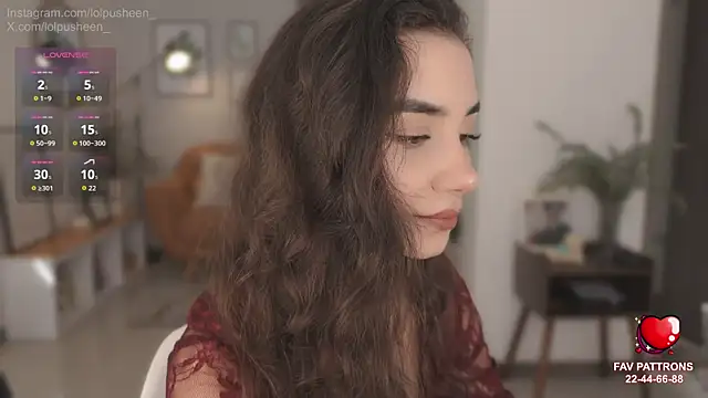 Snapshot of JulietteDee chatting on 06.26.26 JulietteDee online show from 06.26.26