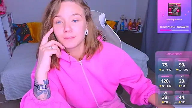 Snapshot of Karen_morris chatting on 12.08.24 Karen morris online show from 12.08.24