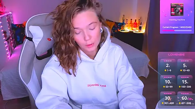 Snapshot of Karen_morris chatting on 12.12.24 Karen morris online show from 12.12.24