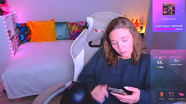 Snapshot of Karen_morris chatting on 12.15.24 Karen morris online show from 12.15.24