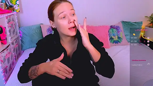 Snapshot of Karen_morris chatting on 10.07.25 Karen morris online show from 10.07.25