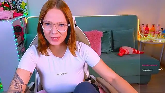 Snapshot of Karen_morris chatting on 10.16.25 Karen morris online show from 10.16.25