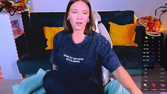 Snapshot of Karen_morris chatting on 10.30.25 Karen morris online show from 10.30.25