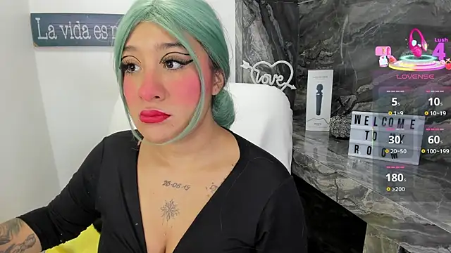 miss danika online show from 11.25.25