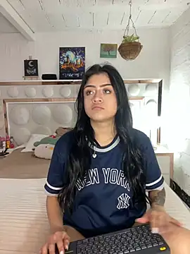 lucianaroy online show from 02.10.25