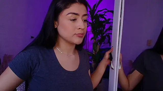 lucianaroy online show from 10.03.25