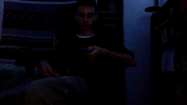 Snapshot of spicylaboi chatting on 10.31.25 spicylaboi online show from 10.31.25