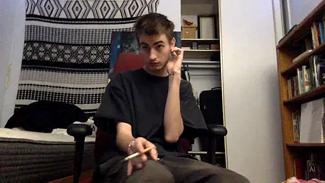 Snapshot of spicylaboi chatting on 12.02.25 spicylaboi online show from 12.02.25