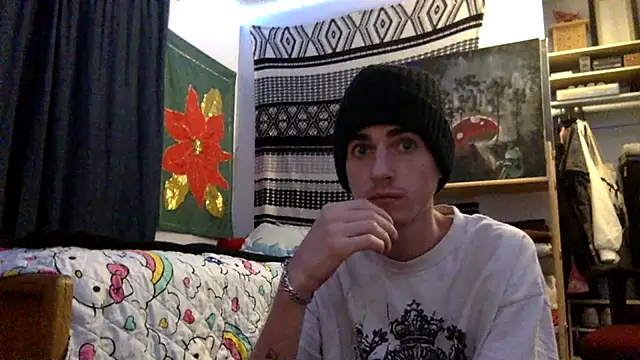 Snapshot of spicylaboi chatting on 12.15.25 spicylaboi online show from 12.15.25