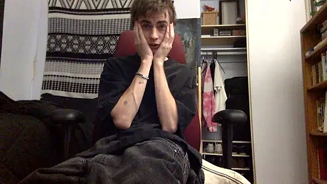 Snapshot of spicylaboi chatting on 01.08.26 spicylaboi online show from 01.08.26