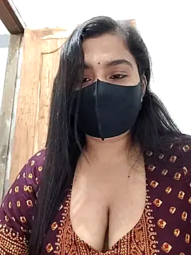 Snapshot of Ritusri_Dotta chatting on 12.18.25 Ritusri Dotta online show from 12.18.25