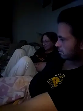 Snapshot of pumpitup123 chatting on 11.04.25 pumpitup123 online show from 11.04.25