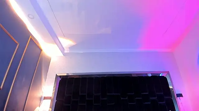 Snapshot of NikkySmiith chatting on 01.27.25 NikkySmiith online show from 01.27.25