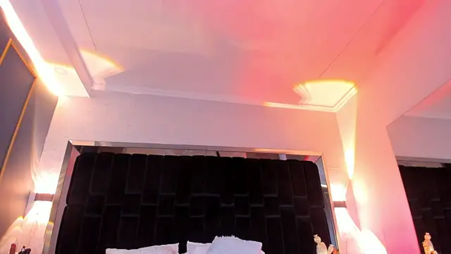 Snapshot of NikkySmiith chatting on 01.29.25 NikkySmiith online show from 01.29.25