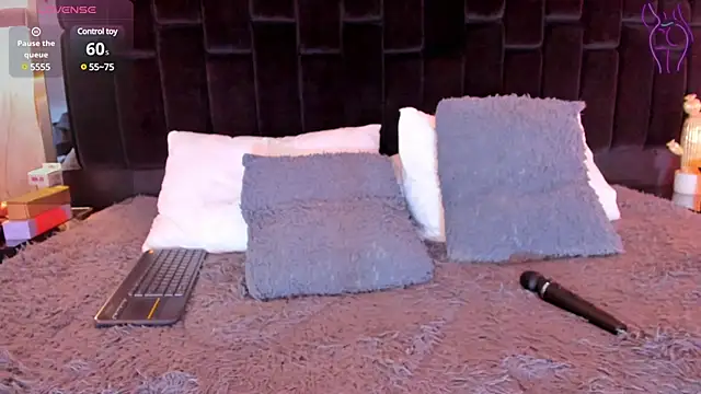 Snapshot of NikkySmiith chatting on 01.30.25 NikkySmiith online show from 01.30.25