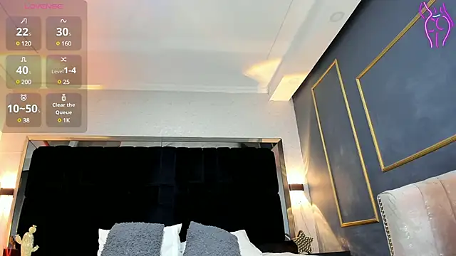 Snapshot of NikkySmiith chatting on 02.21.25 NikkySmiith online show from 02.21.25