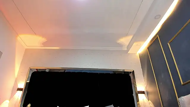 Snapshot of NikkySmiith chatting on 02.22.25 NikkySmiith online show from 02.22.25