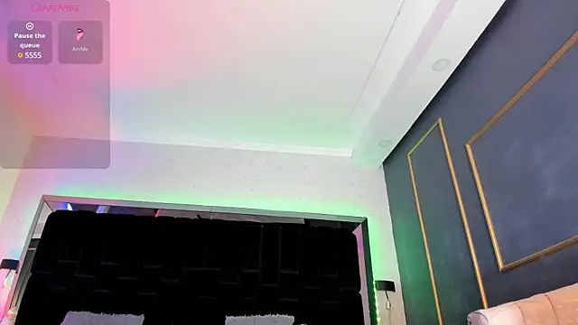 Snapshot of NikkySmiith chatting on 02.25.25 NikkySmiith online show from 02.25.25