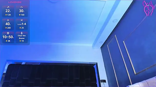 Snapshot of NikkySmiith chatting on 03.08.25 NikkySmiith online show from 03.08.25