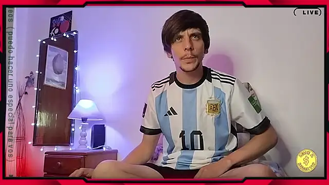 Snapshot of tobix_ chatting on 12.21.24 tobix online show from 12.21.24