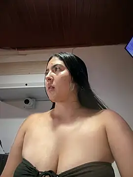 Snapshot of MarianaBenz chatting on 02.07.26 MarianaBenz online show from 02.07.26