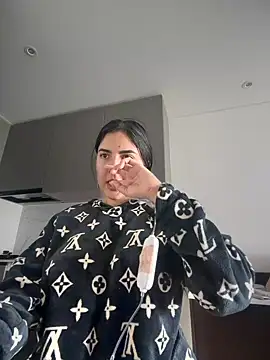 Snapshot of MarianaBenz chatting on 02.17.26 MarianaBenz online show from 02.17.26