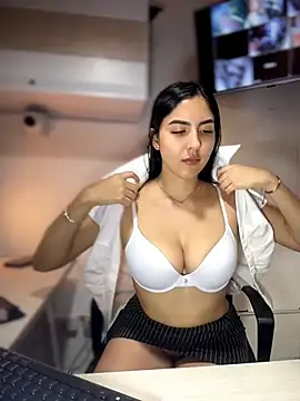 MarianaBenz online show from 06.26.26