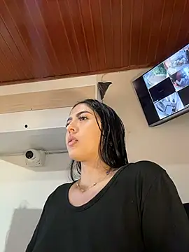 MarianaBenz online show from 07.20.26