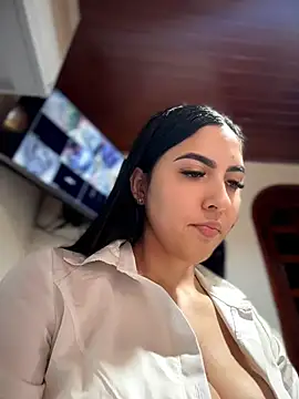 MarianaBenz online show from 07.26.26