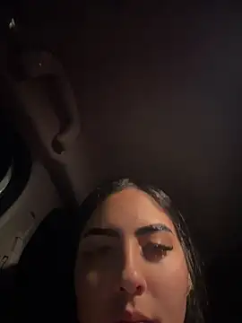 MarianaBenz online show from 08.04.26