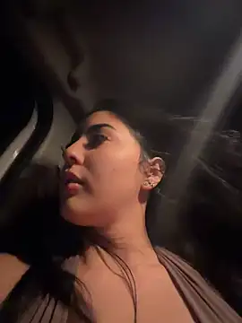 MarianaBenz online show from 08.10.26