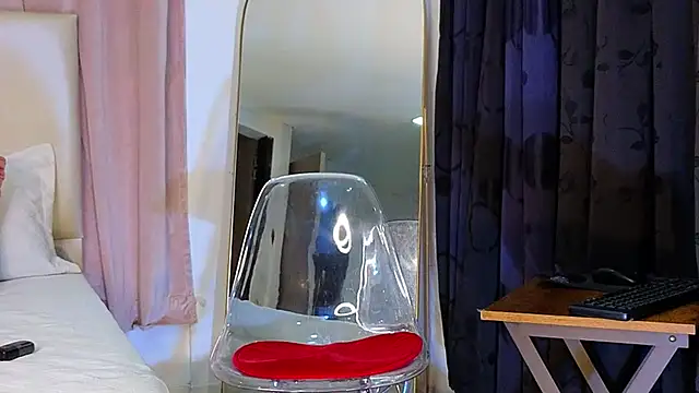 KristennBlue online show from 02.08.25