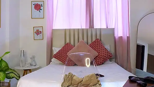 KristennBlue online show from 02.09.25