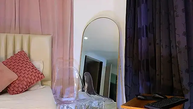 KristennBlue online show from 02.12.25