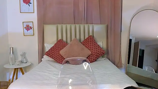 KristennBlue online show from 02.14.25