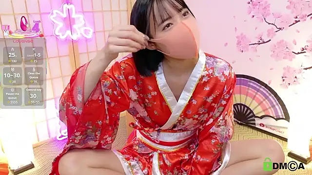 Snapshot of maika08 chatting on 09.14.25 maika08 online show from 09.14.25