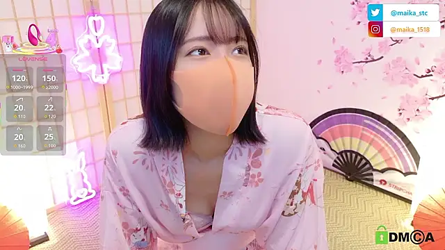 Snapshot of maika08 chatting on 11.13.25 maika08 online show from 11.13.25