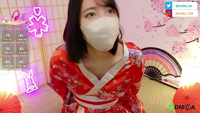 Snapshot of maika08 chatting on 11.29.25 maika08 online show from 11.29.25