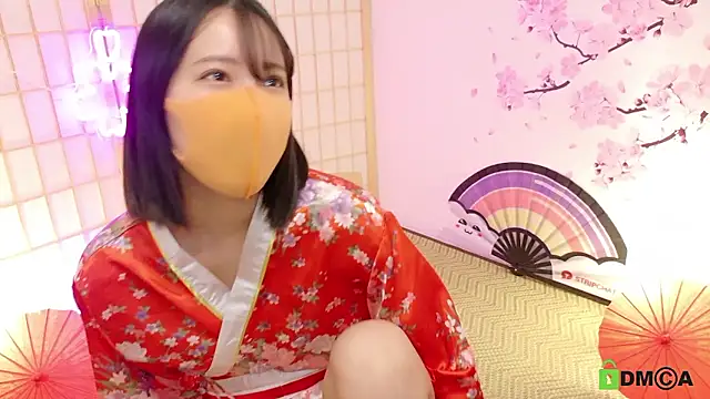 Snapshot of maika08 chatting on 12.18.25 maika08 online show from 12.18.25