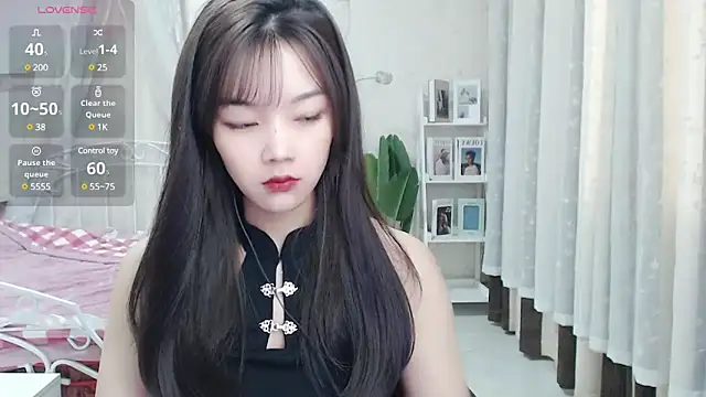 Snapshot of Jenny-Z chatting on 03.06.25 Jenny-Z online show from 03.06.25