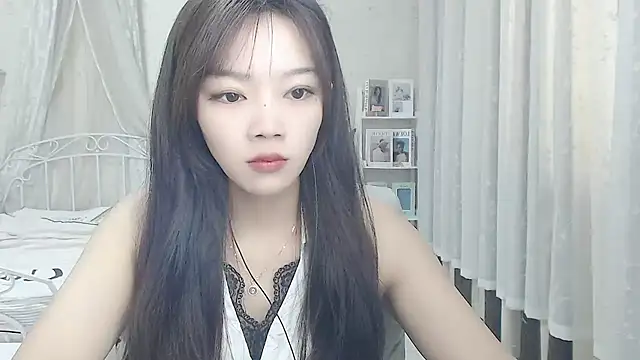 Snapshot of Jenny-Z chatting on 10.04.25 Jenny-Z online show from 10.04.25