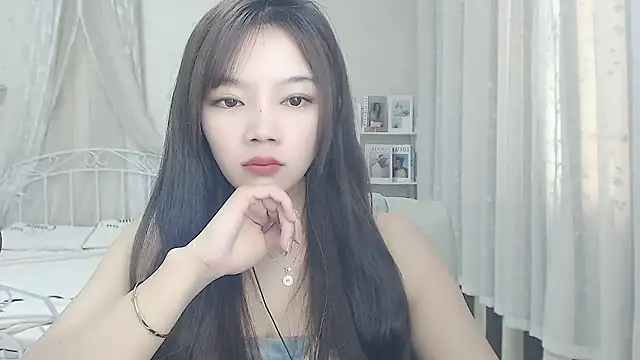 Snapshot of Jenny-Z chatting on 10.15.25 Jenny-Z online show from 10.15.25