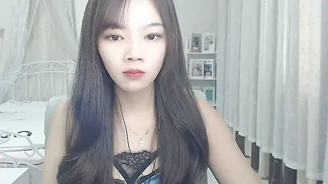 Snapshot of Jenny-Z chatting on 10.16.25 Jenny-Z online show from 10.16.25