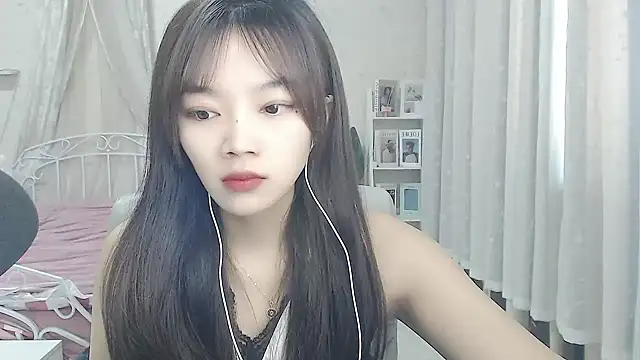 Snapshot of Jenny-Z chatting on 11.29.25 Jenny-Z online show from 11.29.25