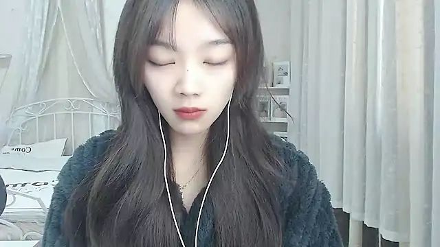 Snapshot of Jenny-Z chatting on 12.15.25 Jenny-Z online show from 12.15.25