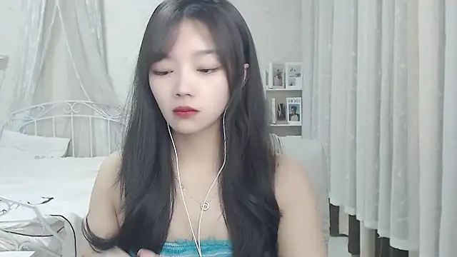 Snapshot of Jenny-Z chatting on 02.14.26 Jenny-Z online show from 02.14.26